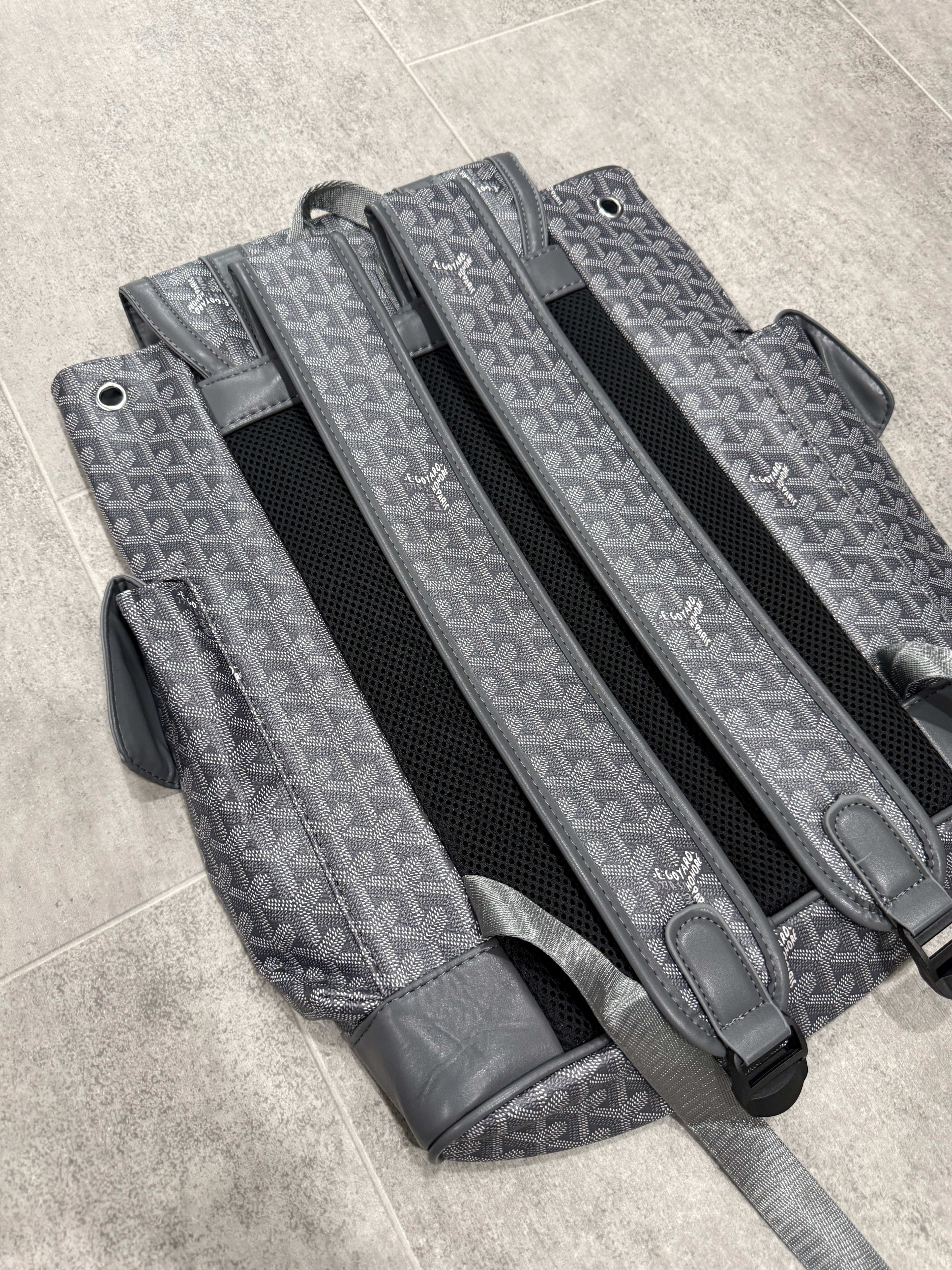 Grey pattern Backpack